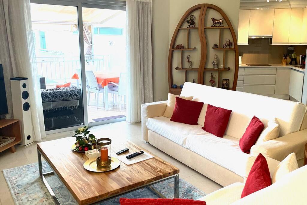 Luxurioese Duplex Ferienwohnung In Sehr Ruhiger Wohnanlage Mit Meerblick Palm-mar Eksteriør bilde